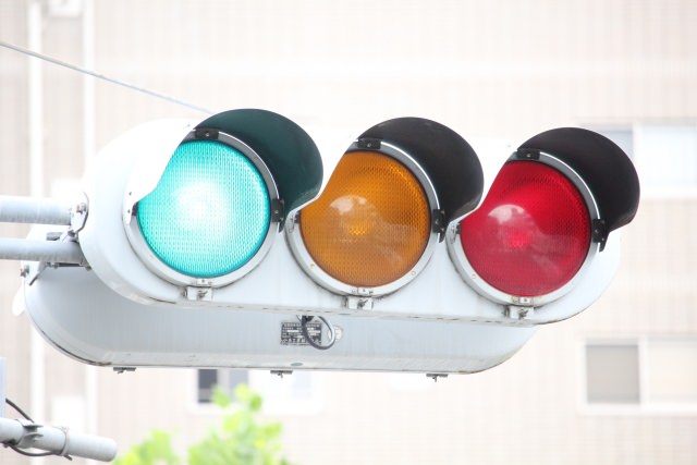 乗り物の雑学 青信号を無視したら信号無視になるのか Gakusha