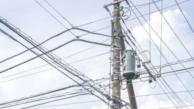 【生活の雑学】電信柱の中身は空洞？ | GakuSha